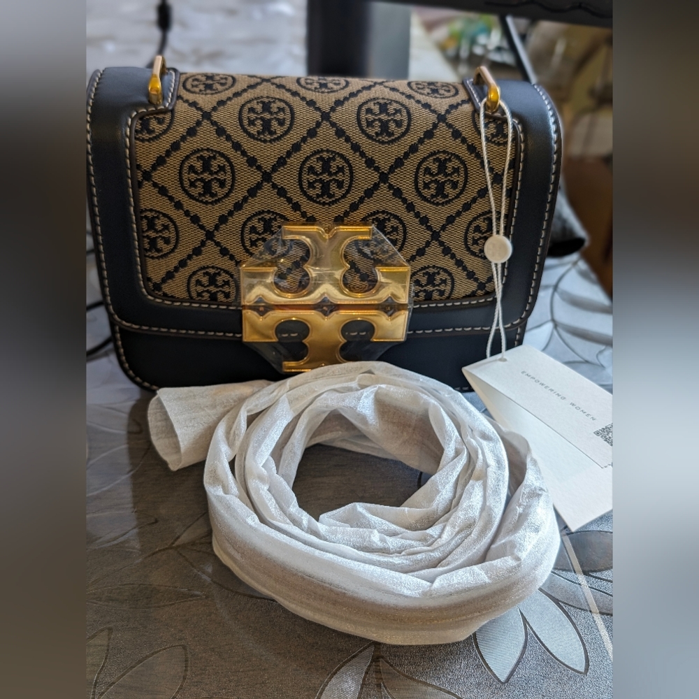 ❤️ SOLD ❤️ BNWT Tory Eléonore T monogram